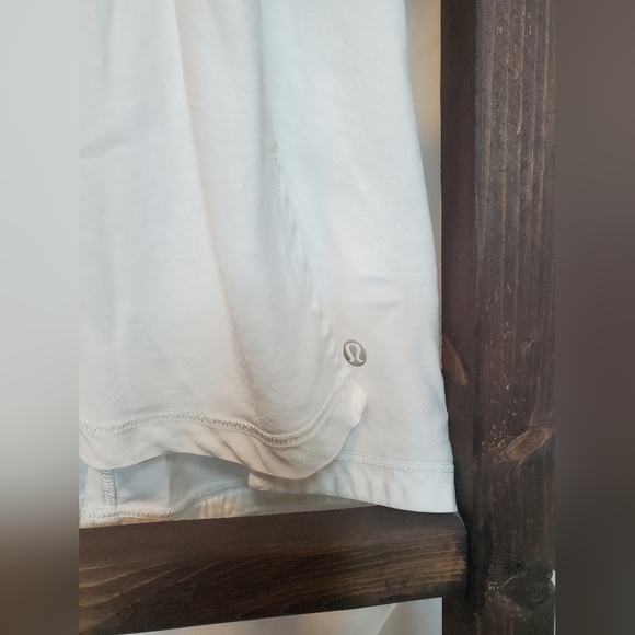 LULULEMON peace of mind tank.no size dot but fits like a 10. like new condition. - Picture 4 of 6